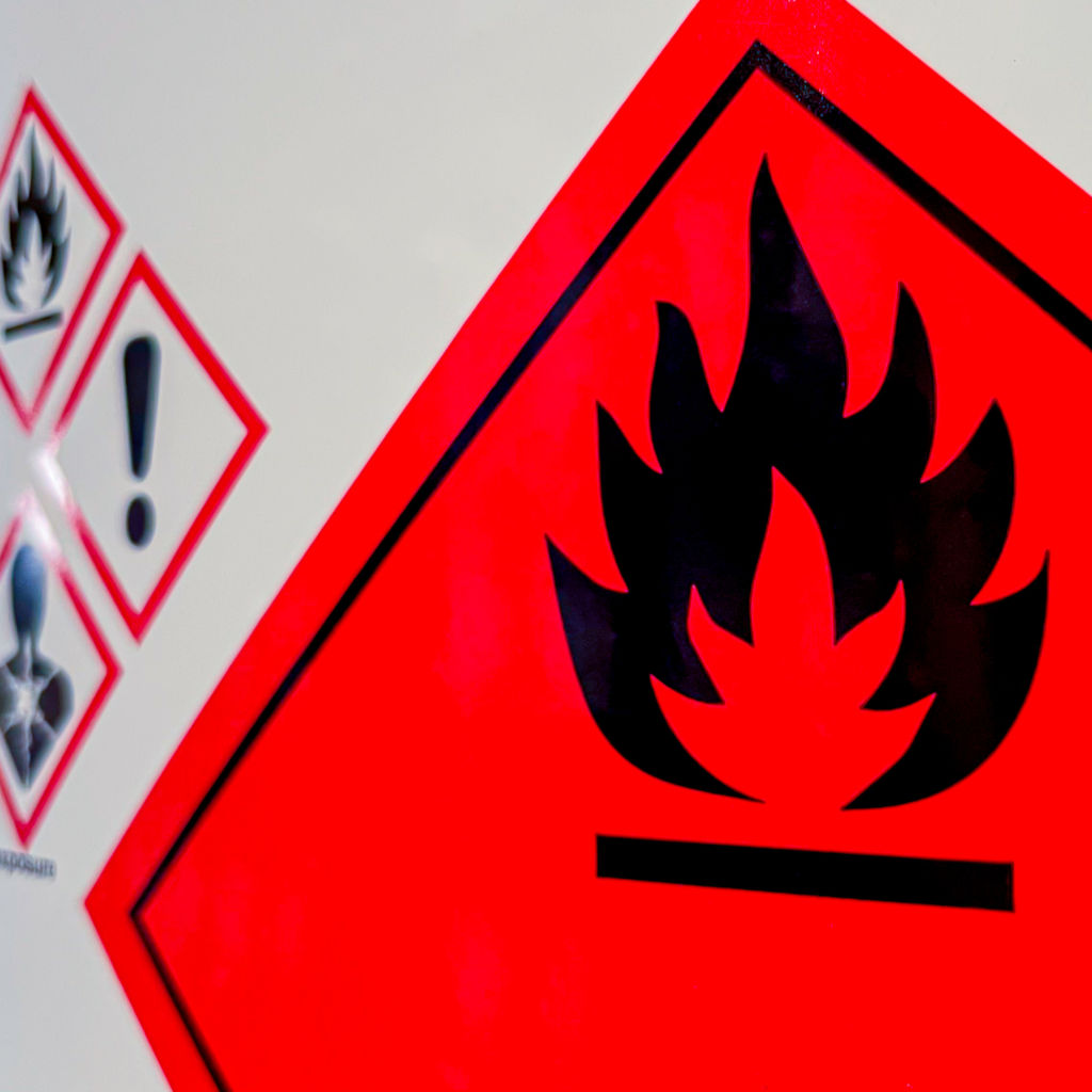 Gefahrstoffkennzeichnung für brennbare Stoffe